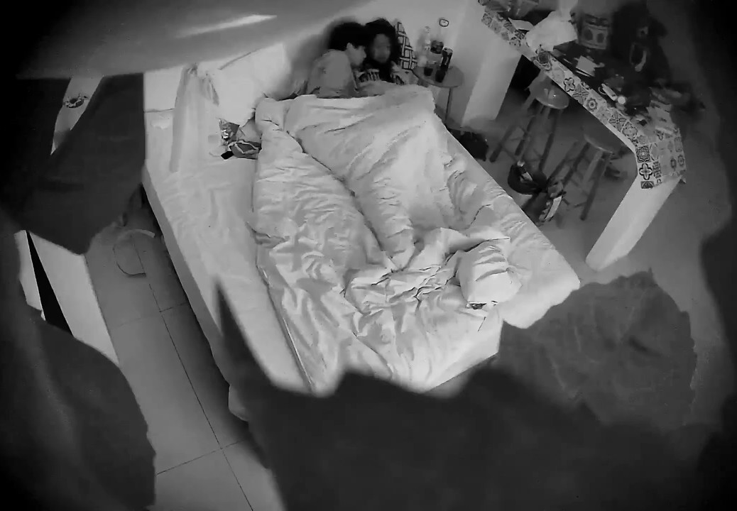 -2024-3-17流出酒店偷拍 学生情侣开房小哥为了满足欲求不满的女友酒后做爱干到呕吐