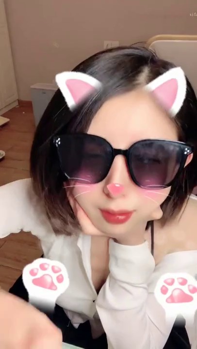 -2025年2月最新！音乐老师反差好大！【小书老师】，甜美乖乖女，一开始都被外表骗了，脱光粉嫩，淫荡的水不停.