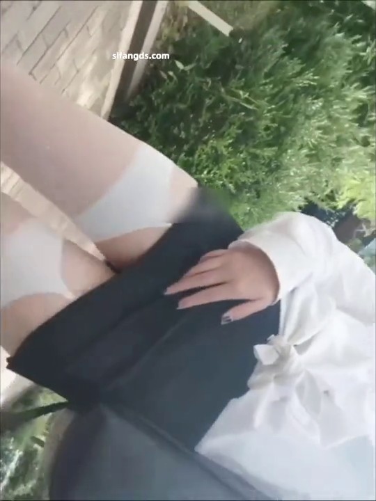 -2025年3月最新，淫妻大神，【南瓜糯米饭】，户外露出勾引，三十六C的酥胸，二十多寸的细腰，生过孩子的大屁股.