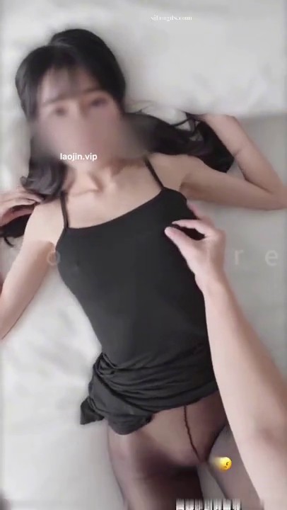 2025年6月最新，【重磅】顶级淫妻【Solitaire】背着老公不停勾引单男 粉丝等“不要停，我还要，不要停