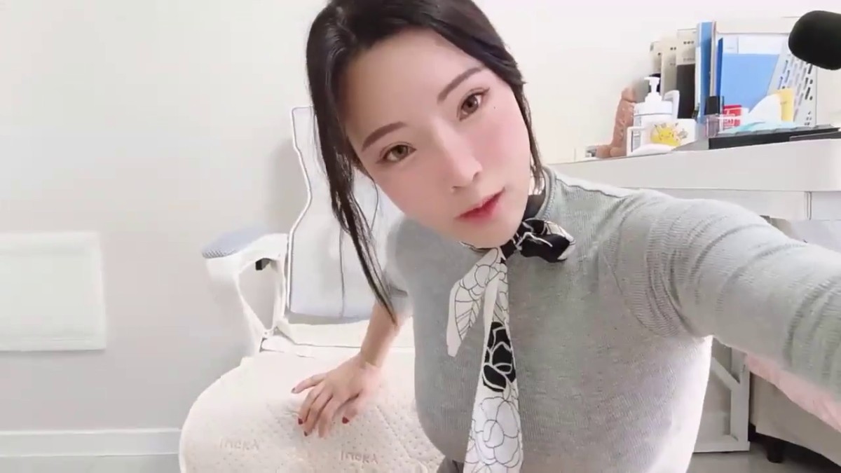 2025新品，OL办公范，新人御姐【jiajia-999】下海福利， 高跟灰丝开裆袜，抽插多次喷水2