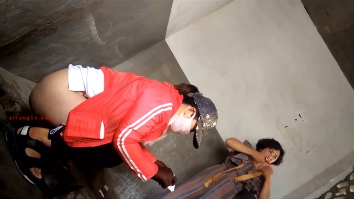 花钱雇人农贸市场女坑旱厕TP各种类型的良家少妇方便旗袍高跟鞋大白腿大白臀美少妇真性感1080P原版