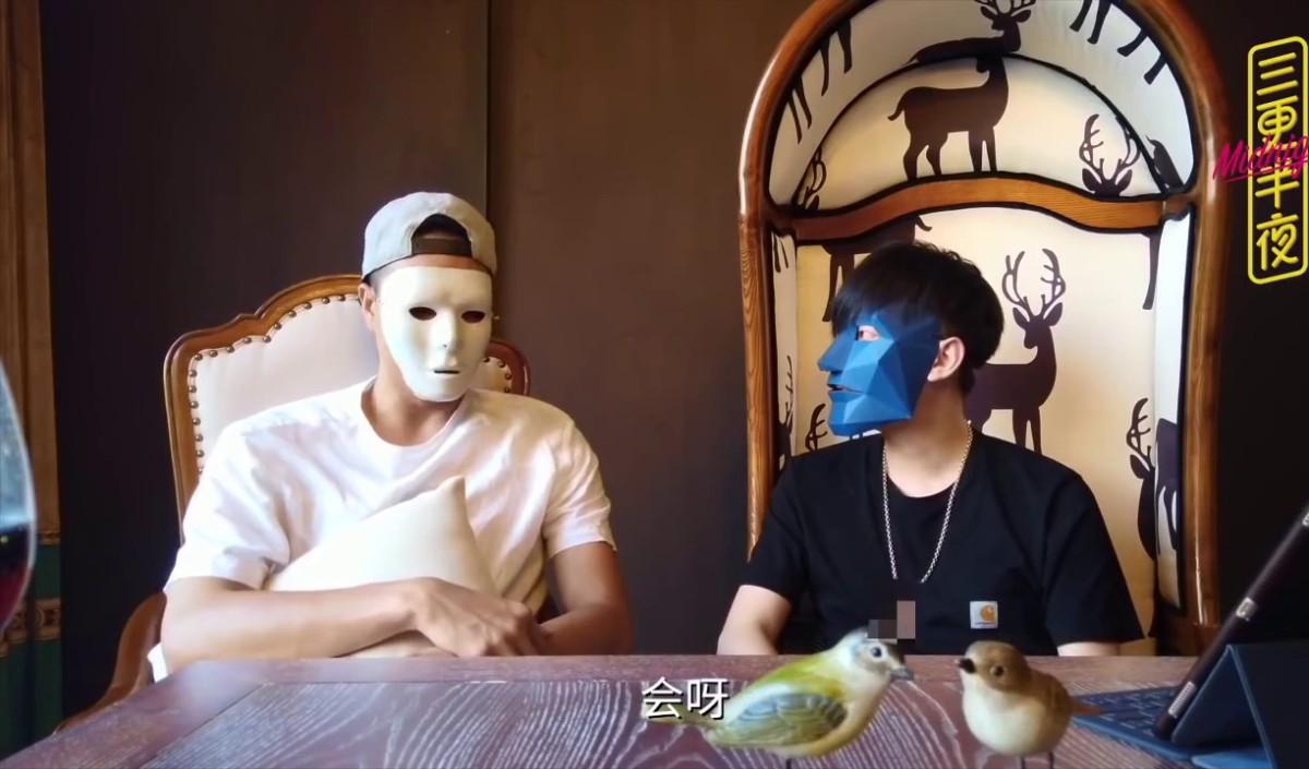 〖重磅推荐〗深夜档『三更半夜』全流出 箱子里美女邀路人随便玩 即兴户外露出 嘉宾性访谈 高清720P版