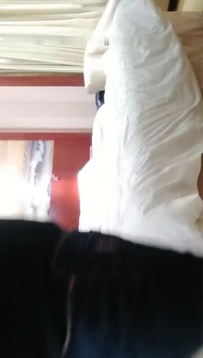 百度热搜网红主播工地大尺度挑逗建筑工人 遭网友怒怼的那个女主播各种场所露骨挑逗