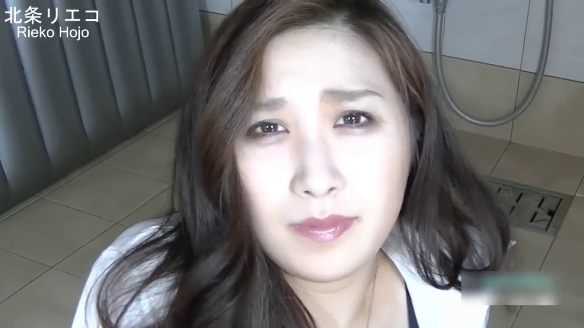 明星级别高颜值车模车模制服OL丝袜 自慰白浆溢出 喝牛奶惨遭深喉吐了一地的牛奶