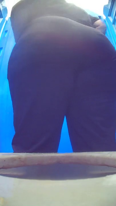 农村委会书记大白天把情人强行拽到空房里霸王硬上弓操逼 听对白情人不太愿意