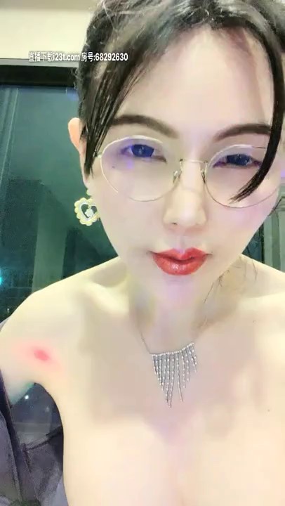 极品爆乳御姐『悦儿』08.10诱惑 那是一种可以使任何男人起淫心的挑逗 骚到入骨震撼灵魂深处诱惑 高清源码录制 (3)