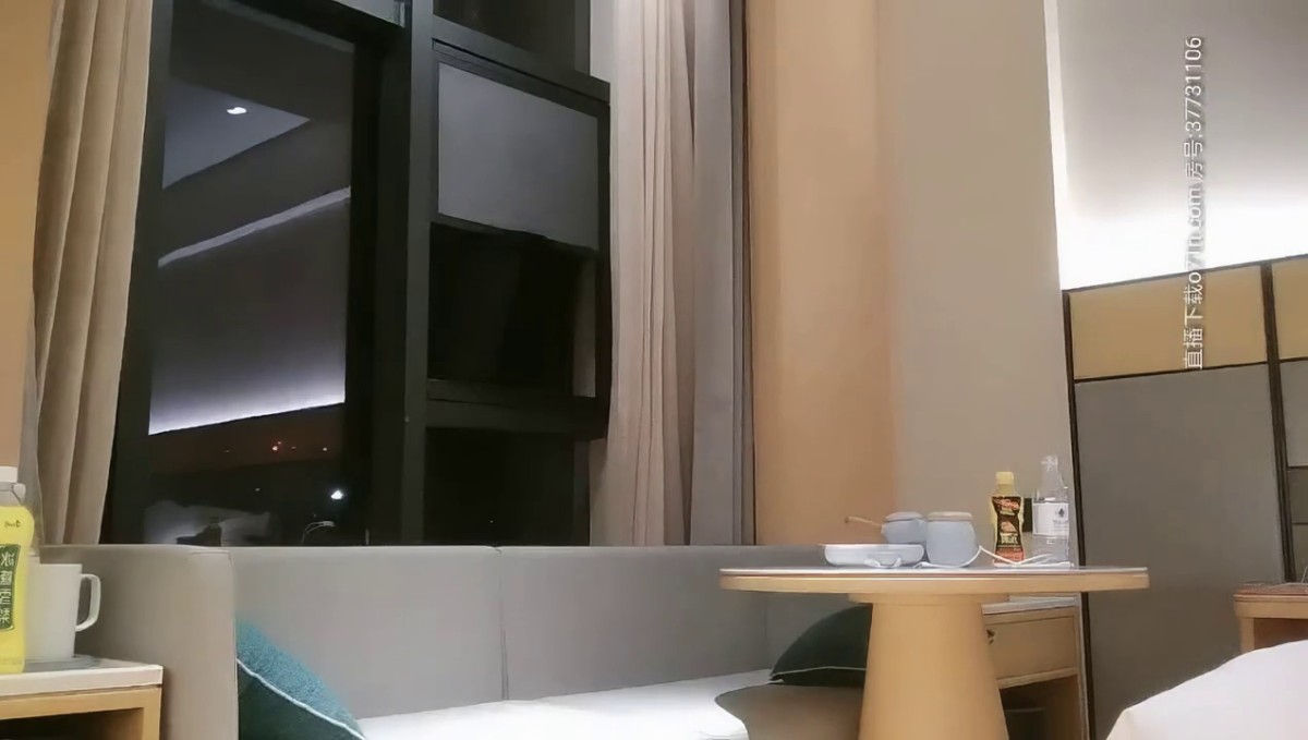 【AI高清画质2K修复】2020.8.14，【全国探花】元老回归精彩依旧，漂亮外围妹近景抠穴出水，翘臀美乳后入爽翻