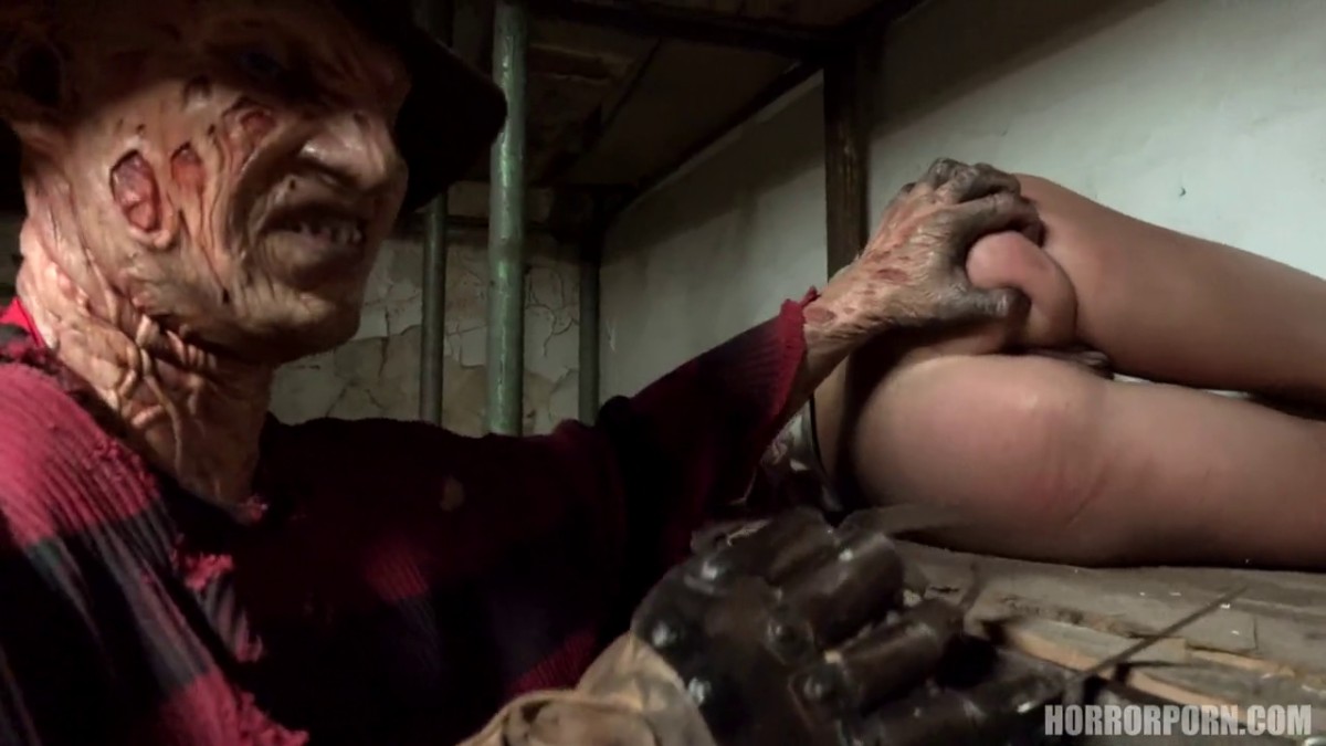 【奇幻猎奇】铁爪性魔人抓各种爆乳美女禁室囚禁 满足各种各样的兴趣欲望 想怎么操都没问题 高清1080P原版无水印