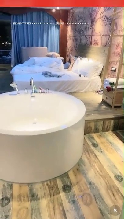 极品萝莉妹子 身材让人流鼻血