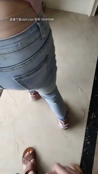 小奶猫戏精情侣精彩演绎大叔500块勾引穿得很潮的少妇上门钟点工提供性服务啪啪口爆吞精对白清晰