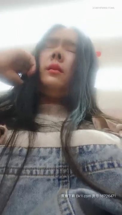 2020.10.4，领导台上开会，妹子台下跳蛋自慰，会议间隙到厕所已经水流成河，这种独特的刺激跟容易高潮【水印】