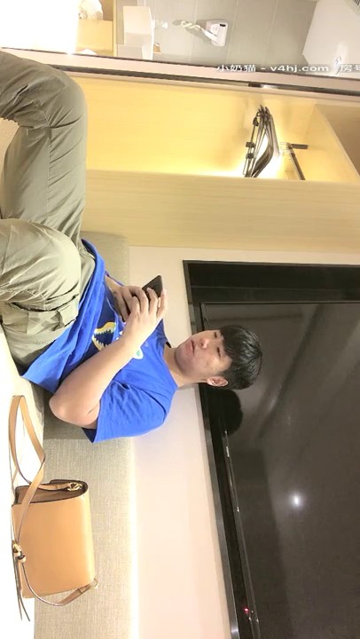 2020.11.12【小宝寻花】高价网约极品学生妹兼职，清纯邻家乖乖女，粉嫩苗条舌吻不断，近景调情啪啪娇喘连连