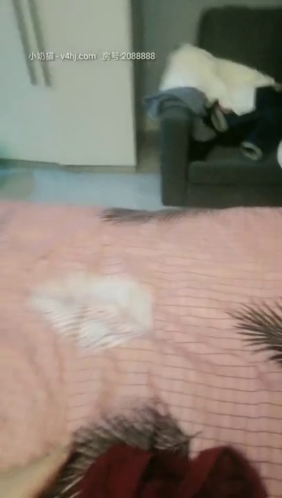 2020.12.1【约良家妹子】泡良大佬深夜约会别人女友，男友异地太饥渴，美貌如花身材苗条粉嫩鲍鱼，激情啪啪后入白臀