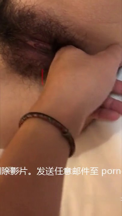 小女友貌似心情不好逼毛茂盛浓密