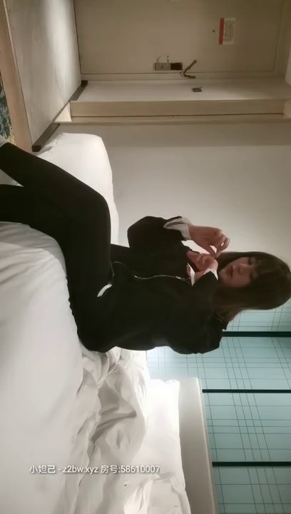 2020.12.25【文轩探花】门票88，欣赏别人的女友被啪啪，文轩再约高颜值清纯兼职小姐姐，观音坐莲卖力扭动