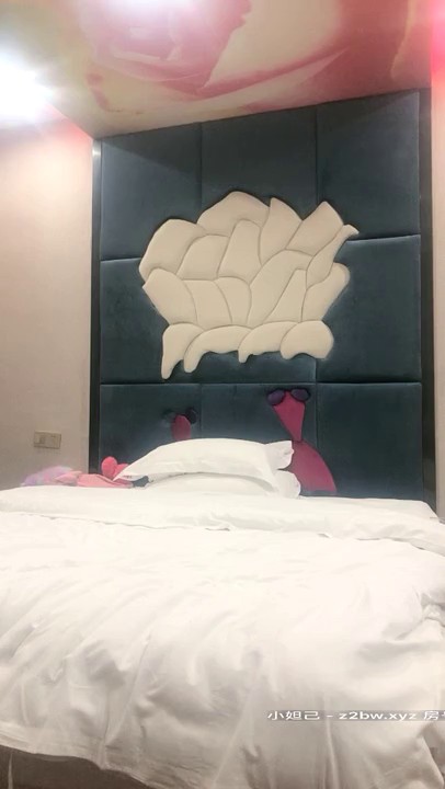 2020.12.28【探花达人】小伙跟外围女打得火热，再约到酒店开房啪啪，美乳白皙肌肤尤物干起来真爽FB002.COM