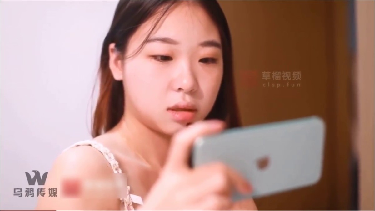 【今日推荐】最新乌鸦传媒国产AV剧情新作-禁忌恋之兄妹乱伦 看片被妹妹发现 骗玩游戏被爆操  高清1080P原版首发