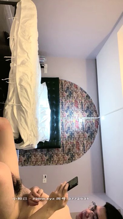 2020.12.30【技术博主963】（第二场）原白嫖探花，4000块礼物泡到良家巨乳妹，清纯脸庞下罕见美乳，超清设备偷拍