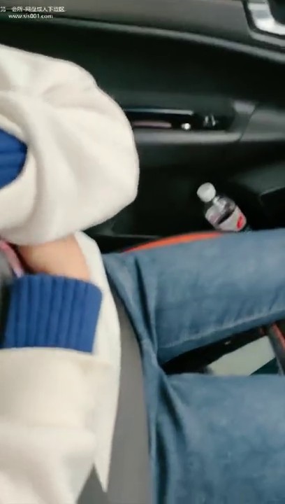 最屌的户外年轻女主播柠檬网吧勾引93年小帅哥直接给人家口活乳交然后到家里洗个澡再搞对白精彩