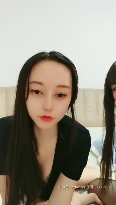 虎牙小热巴高颜值红唇妹子双女自慰啪啪，特写震动棒抽插口交骑乘侧入大力猛操