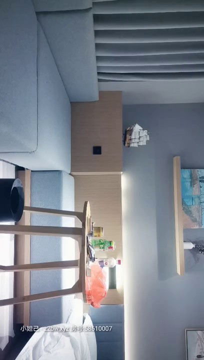 2021.1.8【文轩探花F21B】黄先生代班，175车模来袭，大胸粉嫩摁倒在床舔，观音坐莲花式啪啪激情四射