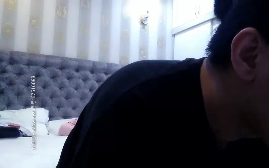 神秘探花李八八国外约了个花裙性感妹子啪啪，连体黑色网袜翘屁股口交骑坐后入猛操