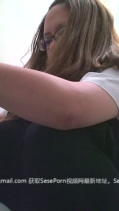 偸拍多位漂亮小姐姐方便~笑容甜美明星气质美女也要尿