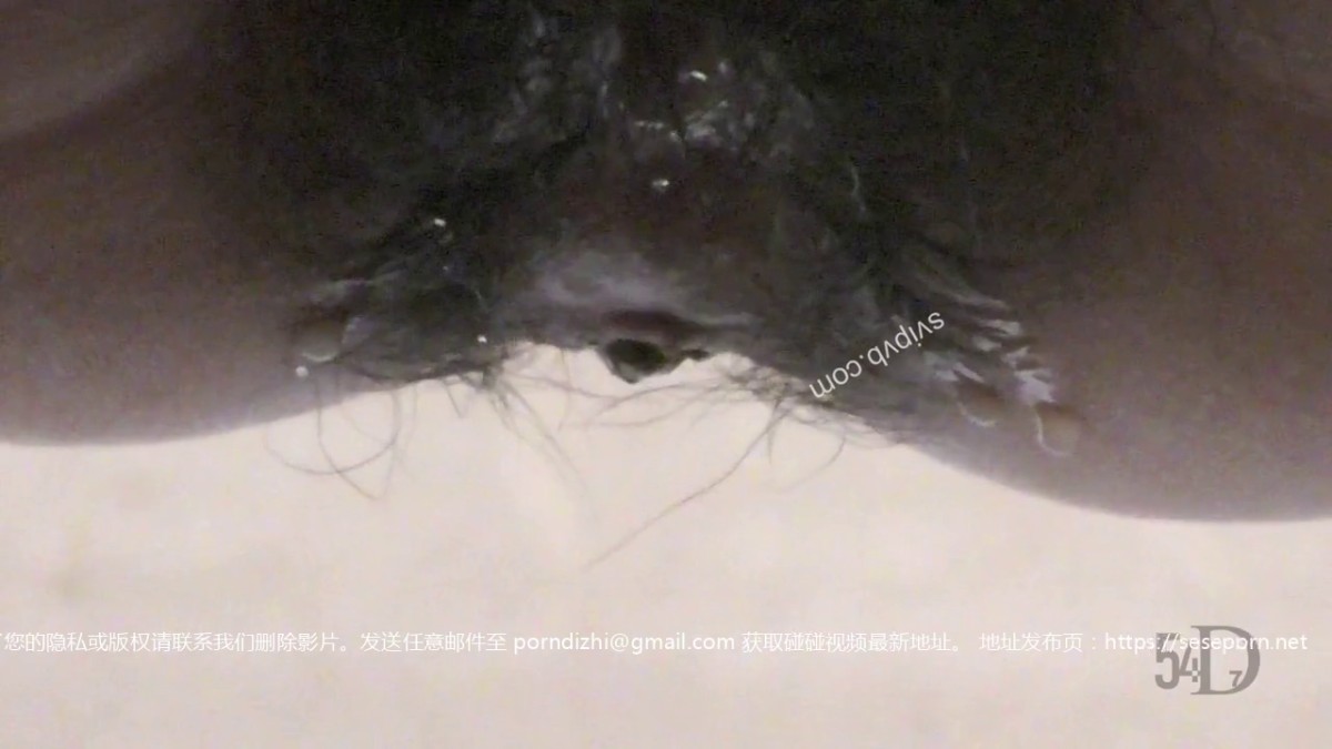 精品厕拍】，大胆坑神藏身办公楼女厕，全方位偸拍超多小姐姐方便，拍脸又拍逼，各种大屁股