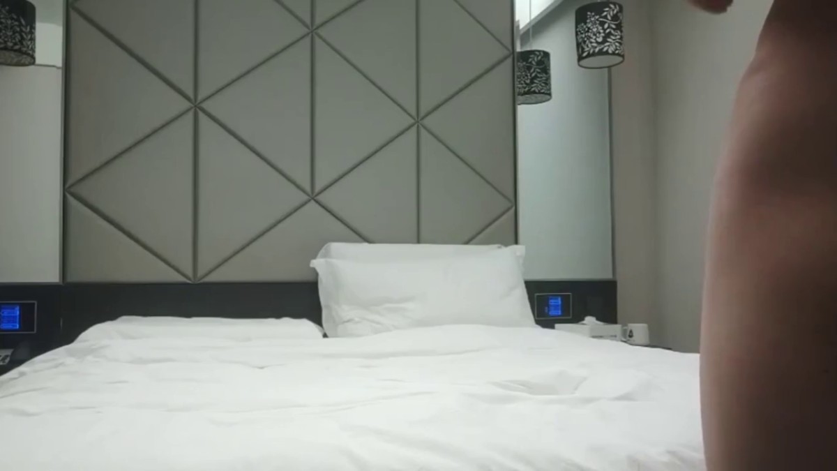 漂亮大奶少妇吃鸡啪啪 这么好吃的东西你吃不到 啊啊老公不行了快点射 口活一流逼逼粉嫩漂亮大奶少妇