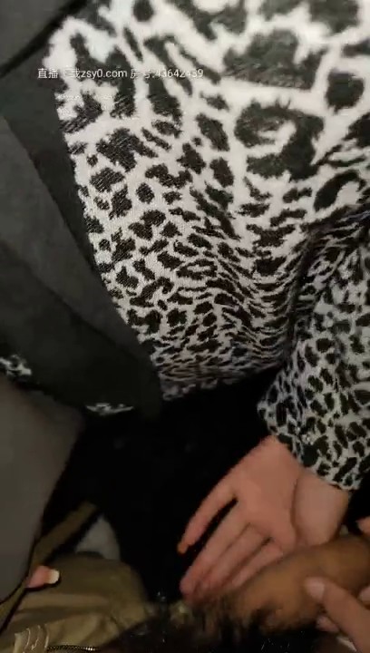 漂亮美乳户外露出美女〖麻衣川子〗户外裸奔勾引屌丝男啪啪 废墟房内偷操啪啪 高跟黑丝路边露出口交裹屌 高清源码录制