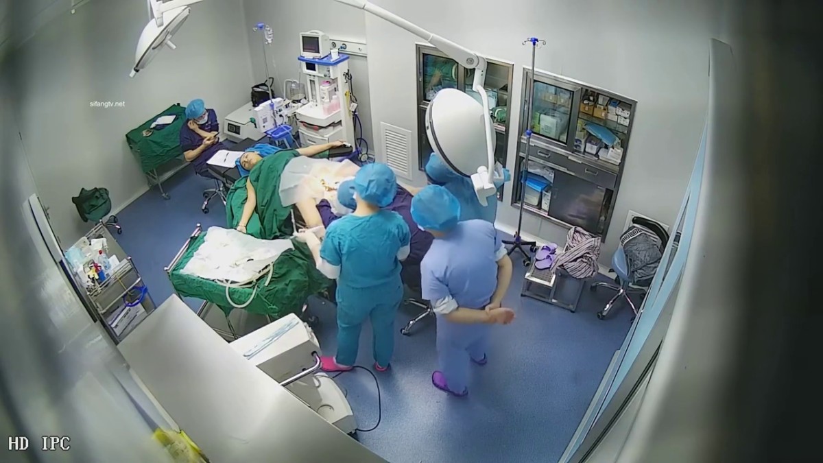 稀有资源❤️破解整型美容医院摄像头监控偷拍极品大奶纹身网红脸美女女阴部整形，麻醉后任人摆布