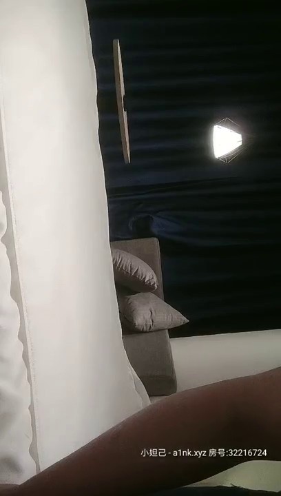 2021-02-24公寓式SPA按摩会所大奶大屁股少妇预约推油生理保健受不了主动想要被肏干一会偸把安全套拿掉内射被说太过分了