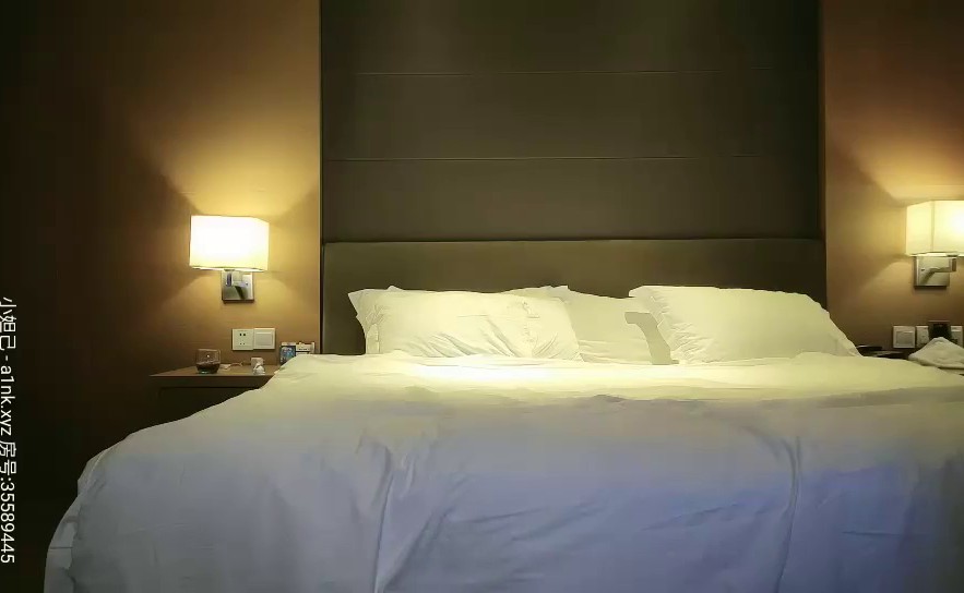 情感主博李寻欢深夜场长相清纯极品黑色长裙妹子啪啪，舔弄摸屌上位骑坐侧入快速猛操搞得妹子出白浆