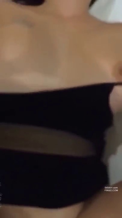 大奶少妇喜欢在浴室镜子中看着自己被操的样子