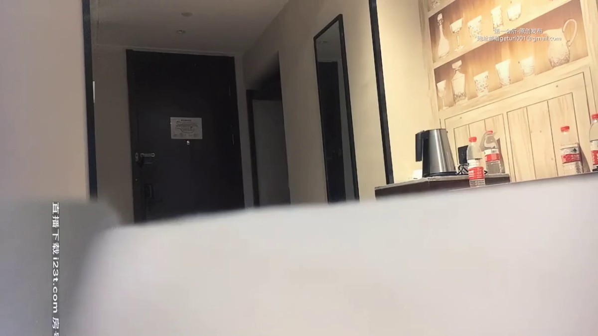 大屁股丰满甜美的小仙女，小哥太投入了总幻想是自己女朋友总是甜美的接吻