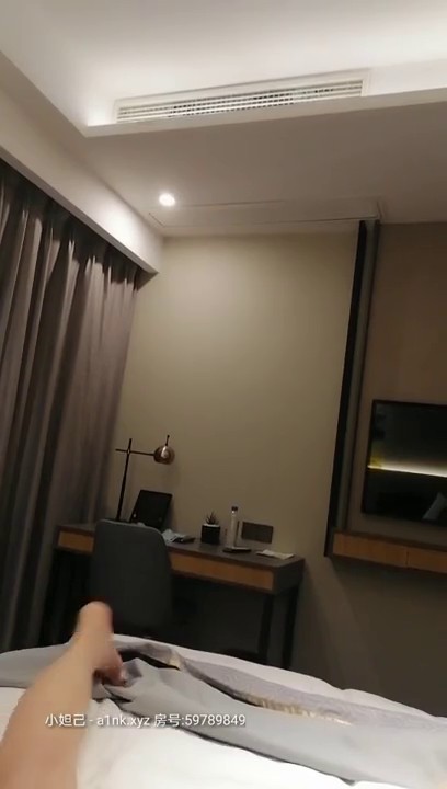 2021.3.30，精品良家小情侣酒店开房偷情，【轩逸探花】身材好，颜值高，小少妇温柔体贴，翘臀美肤无套插入，鲍鱼美乳真是艳福不浅，高清源码录制