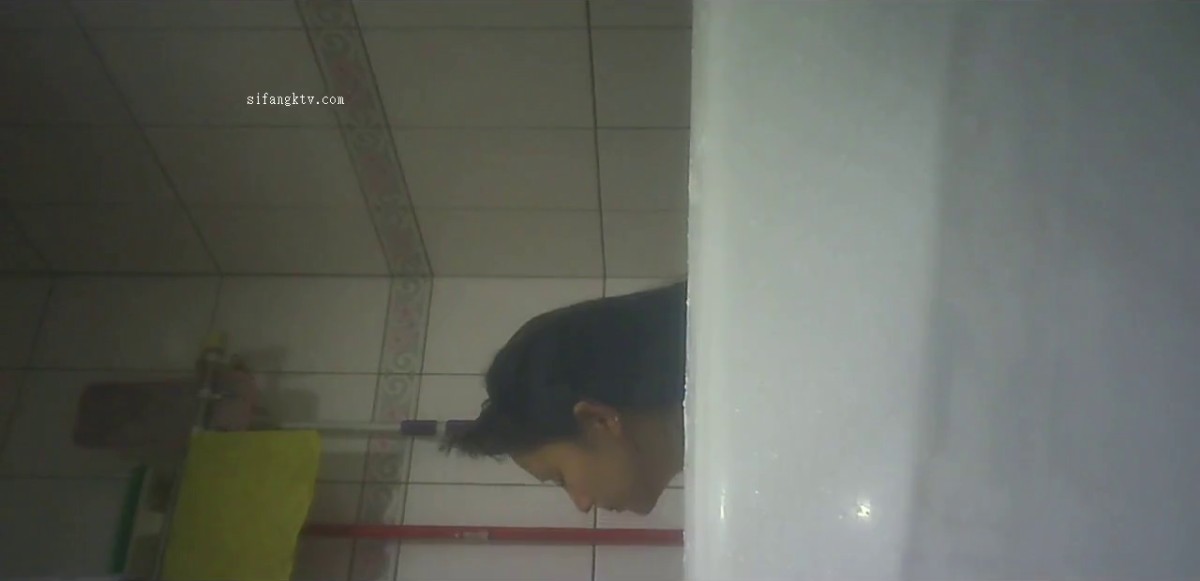 【重磅福利】-气质漂亮的美女人妻公司聚时被同事灌醉带回家中疯狂玩弄后强力抽插,白嫩漂亮超刺激.高清版!