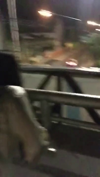 【最新流出】我和极品女友那些疯狂事-高速开车女友俯身口交 雨天路边车震 高层露出 颠覆你认知 高清720P版