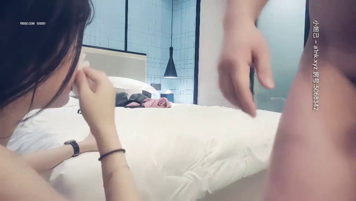 【AI高清2K修复】2021.4.10，【赵总寻花】，2800网约外围，00后小仙女，乖巧甜美连干两炮【水印】