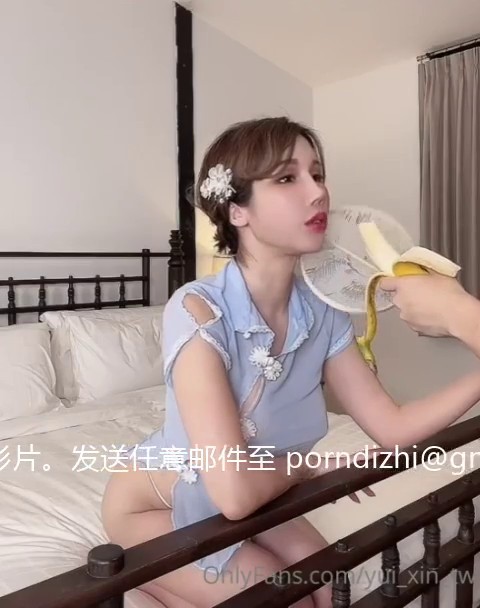 【OnlyFans】最新重磅推荐，大奶网红辛尤里，旗袍粉黛风，吃完香蕉吃肉棒，脸上微妙的呻吟表情勾人心魄，被操的很爽！