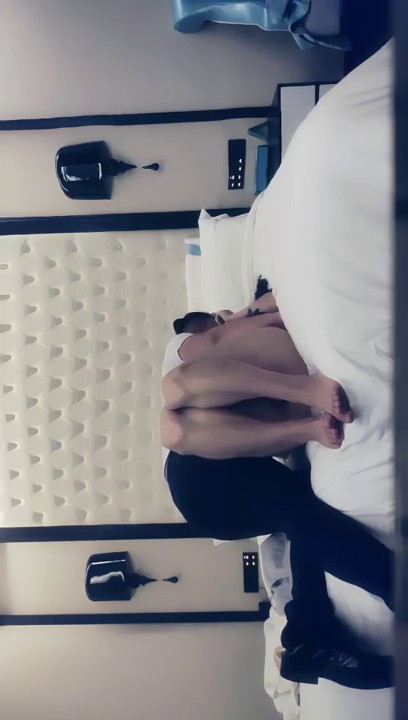 赵总丶寻花短裤美腿颜值外围美女，花臂纹身舔屌口交，抬起双腿抽插打桩，后入撞击屁股一脸享受1080P高清