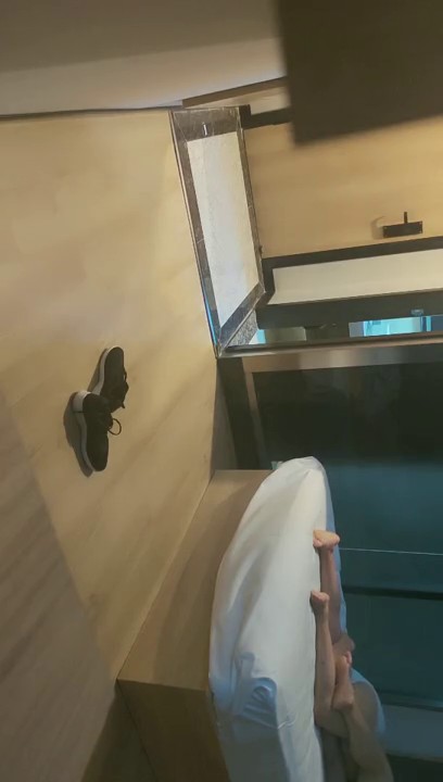 【真实约会偷拍良家妇女】，泡良达人，白嫩小少妇，酒店开房啪啪，极品美乳又白又大又挺，肆意抽插发泄