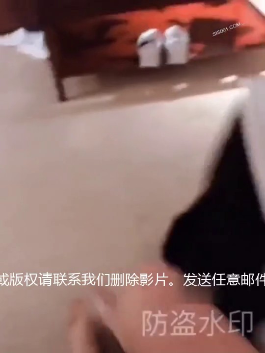 漂亮萝莉3P 女儿 累不累 我还没使劲呢 痛 人美逼紧 金钱的诱惑下 沦落为母猪