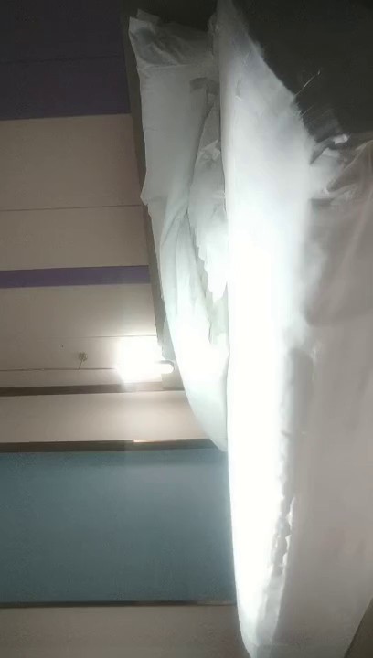 2021.10.30，【小黑鸭寻欢】，泡良达人，26岁极品良家女神，粉穴又抠又舔，调情聊天话术一流，大屌暴插淫声浪语