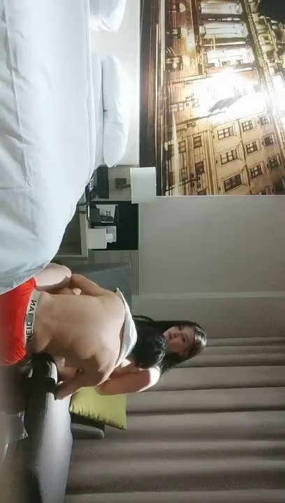 2021-11-3 战神小利换了好几个外围妹子 ，深夜黑衣小姐姐 ，镜头前深喉活很不错 ，掰穴特写扣弄 ，骑乘后入猛操