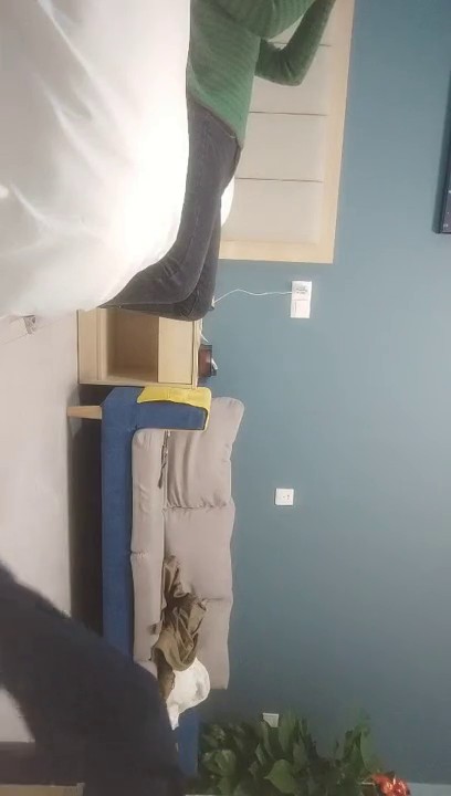 2021-11-6 小夏寻花约战骚熟女开房啪啪 ，拔下内裤大屁股肥穴 ，手指扣弄调情 ，准备开操操逼失败