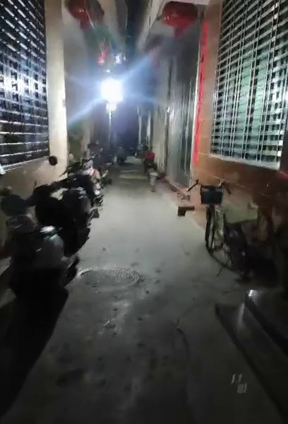 2021.11.6，【小黑探花】，楼凤达人，无惧严寒，深夜约操小少妇，近景啪啪，干得激情如火骚叫不断