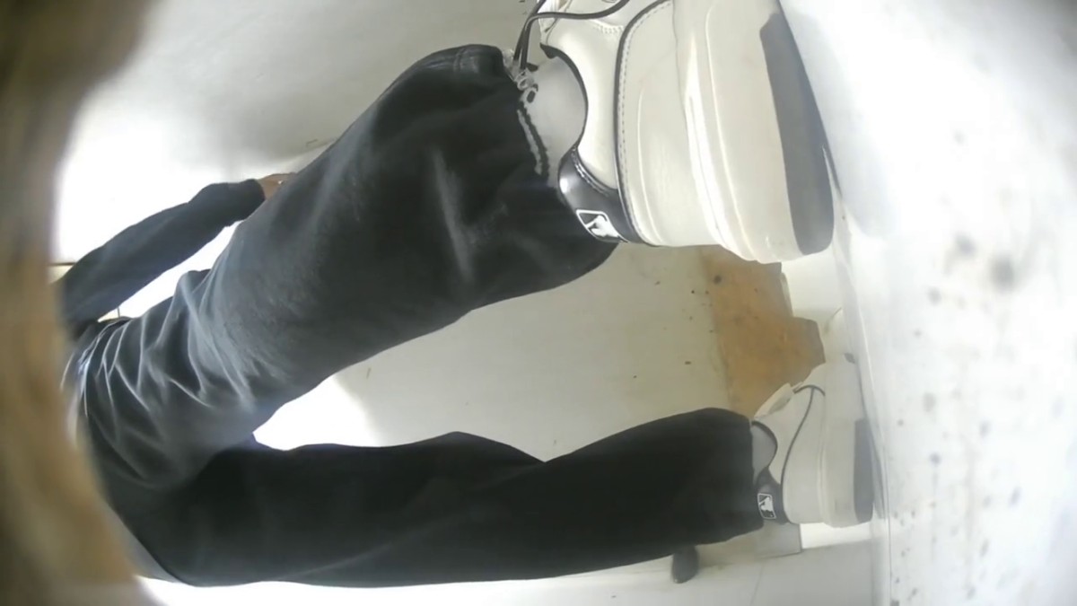 -大学女厕固定摄像头全景后拍多位漂亮学妹的各种美鲍