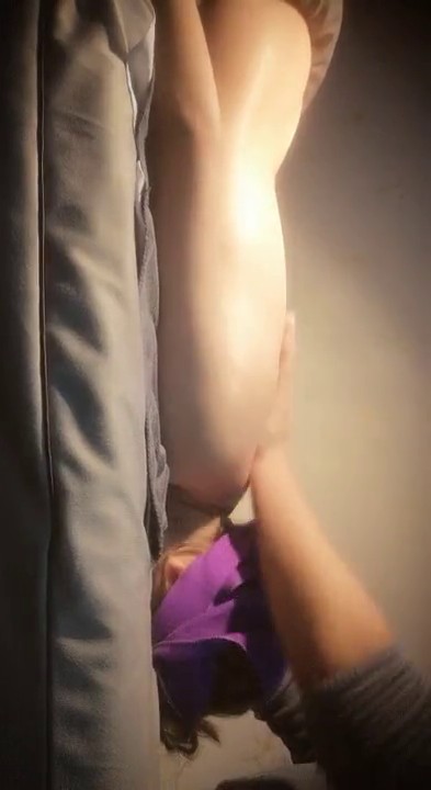 2021-12-14 《推油少年》偷拍女客户特殊服务，一线天美穴骚货，这逼真漂亮，近距离特写推屁股，按摩床来一发